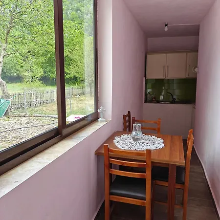 Bujtina Legata * Theth